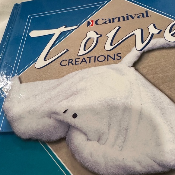 NEW Carnival Towel Creations 40 Designs Hardcover Gift Book - Picture 3 of 8